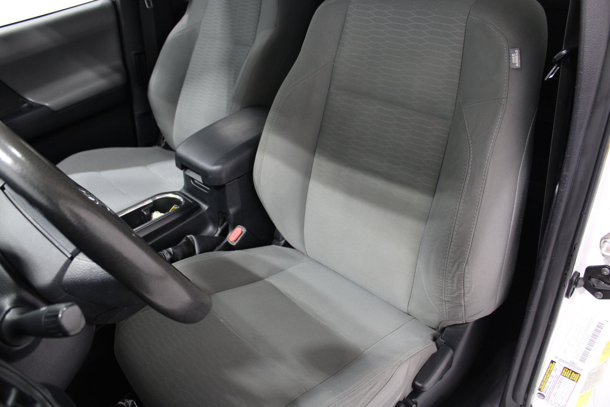 Used 2017 Toyota Tacoma SR RWD image 14