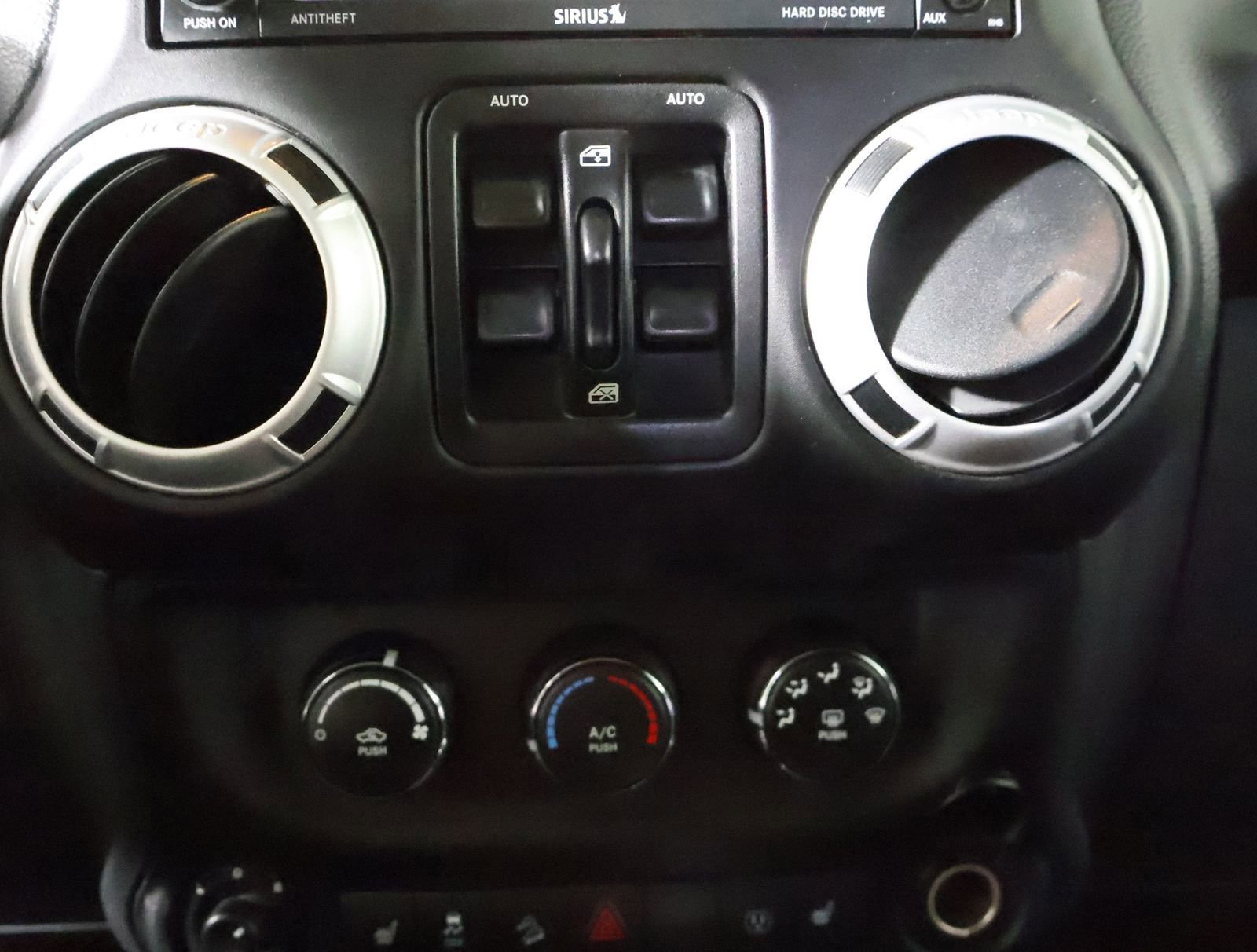 Used 2014 Jeep Wrangler Unlimited Sahara w/ Dual Top Group image 33