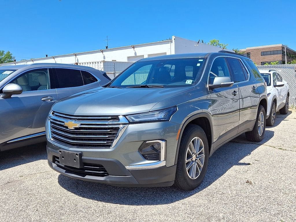 Used 2023 Chevrolet Traverse LT FWD image 3