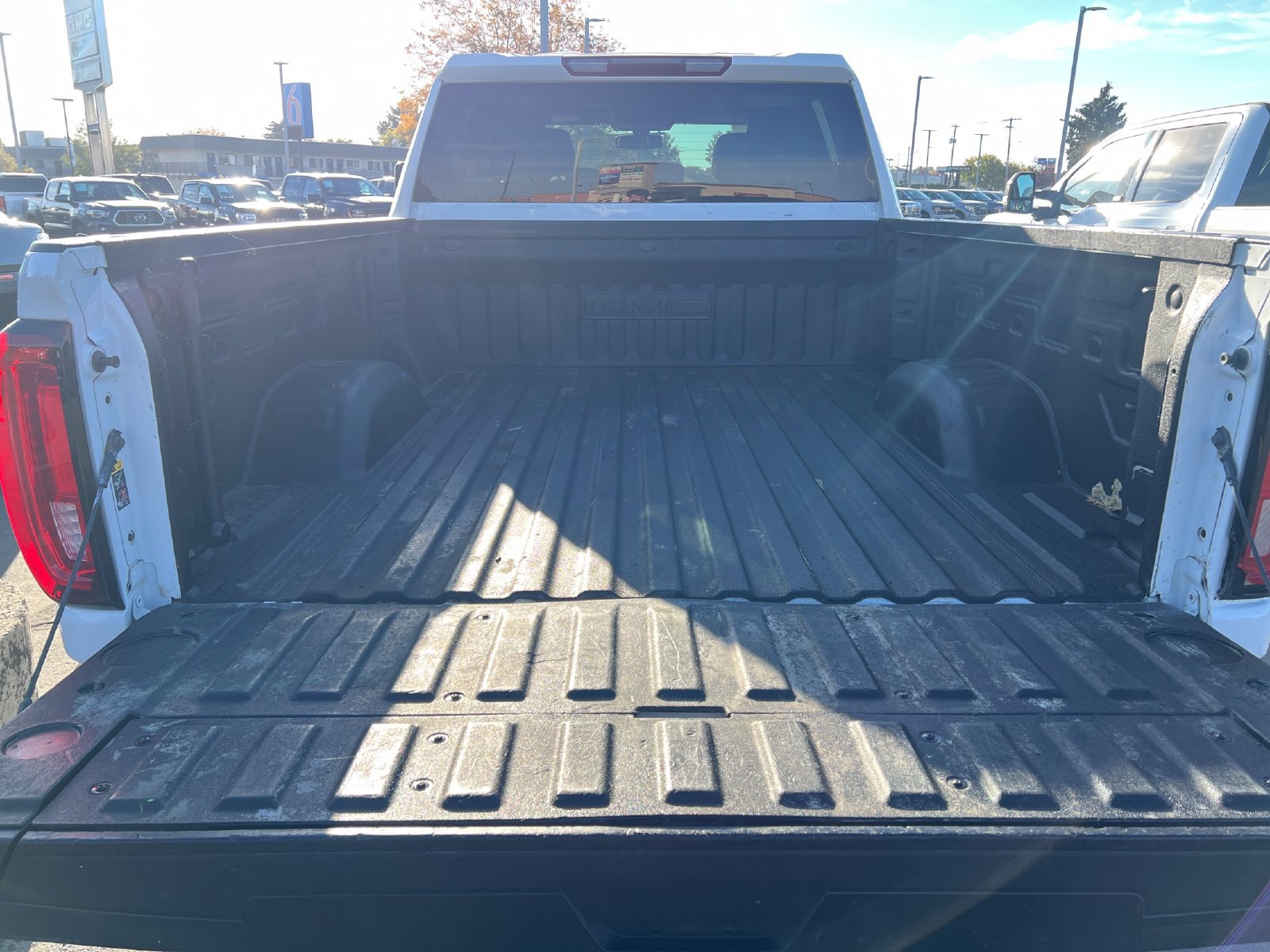 Used 2020 GMC Sierra 2500 SLT w/ X31 Off-Road Package AWD/4WD image 15