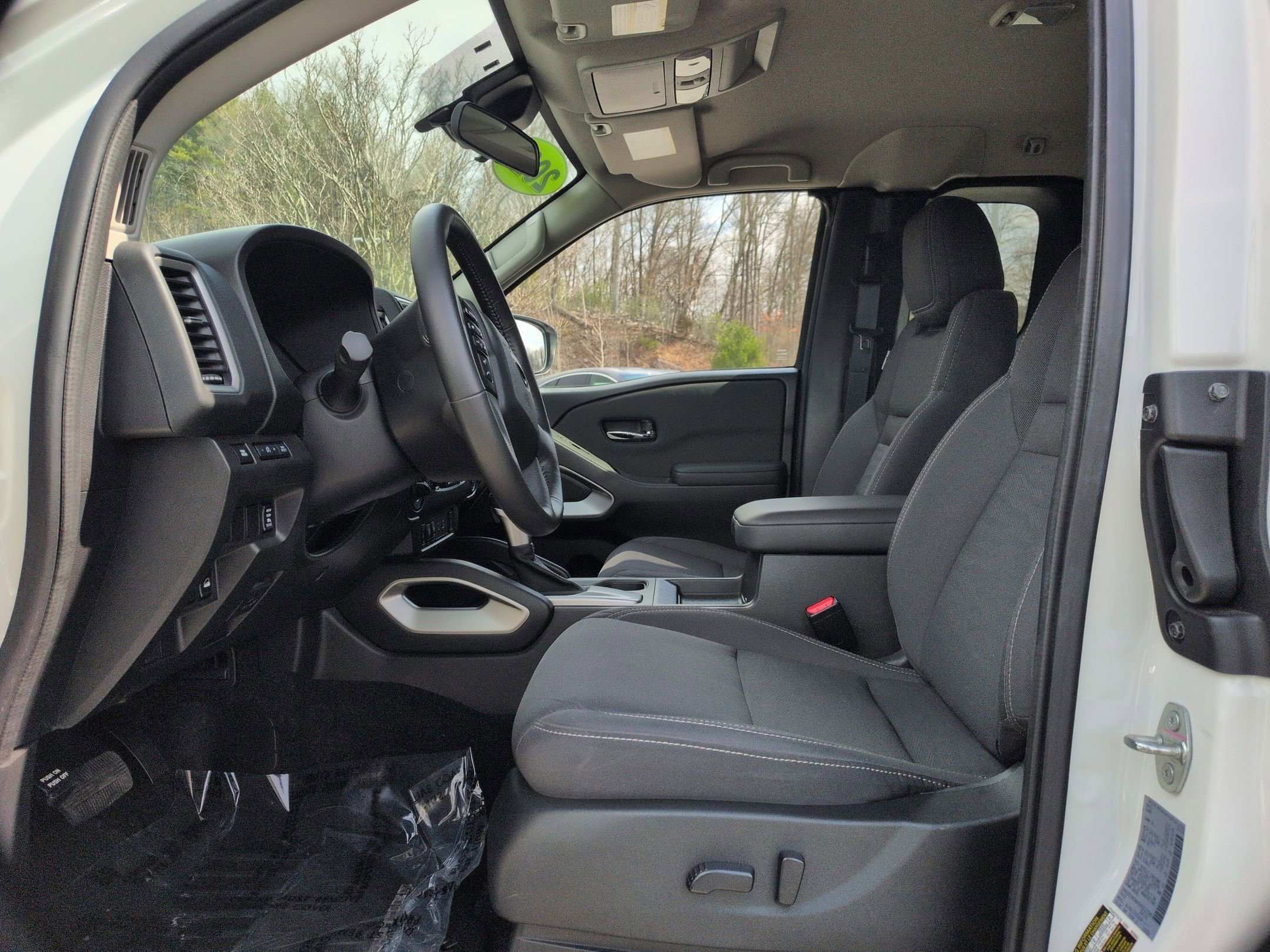 Used 2024 Nissan Frontier SV w/ SV Convenience Package image 12