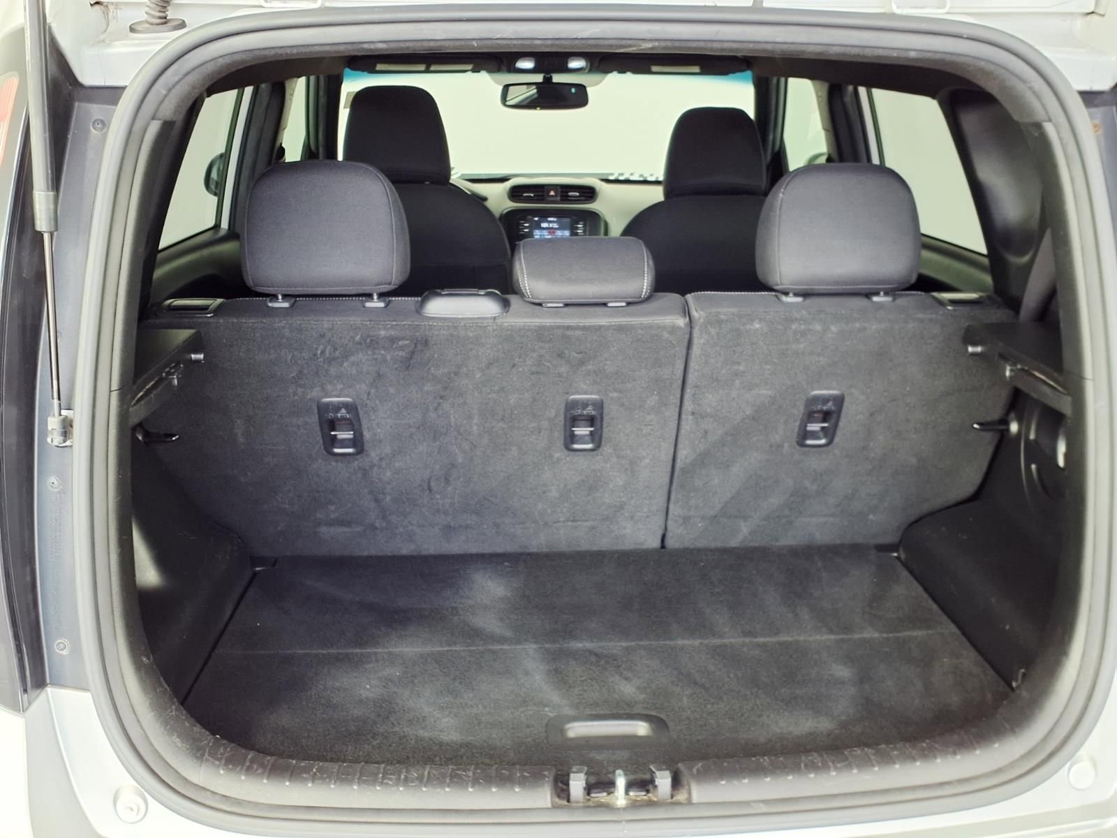 Used 2017 Kia Soul + FWD image 8