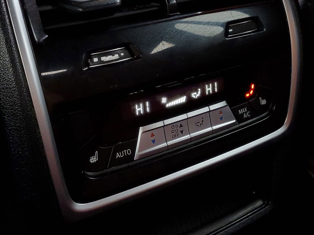 Used 2021 BMW X6 xDrive40i w/ M Sport Package image 30