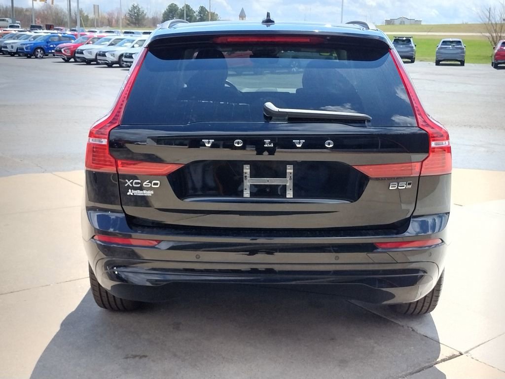 Used 2023 Volvo XC60 B5 Core AWD/4WD image 6