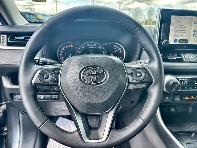 Used 2023 Toyota RAV4 XLE Premium image 23