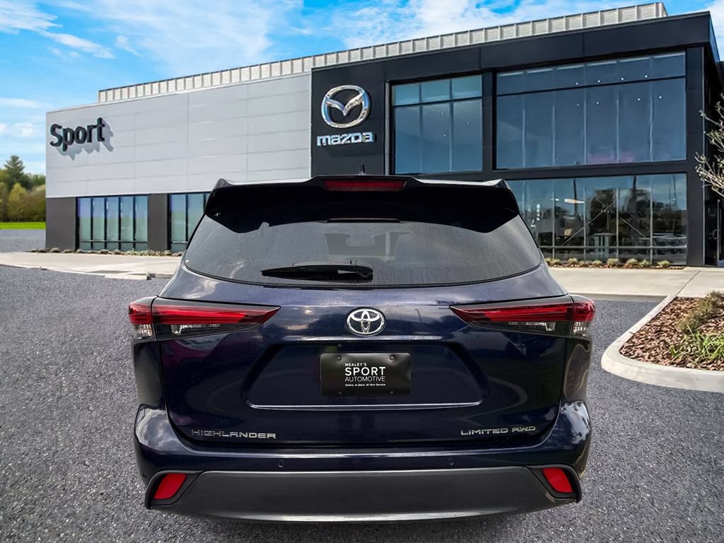 Used 2024 Toyota Highlander Limited AWD/4WD image 5