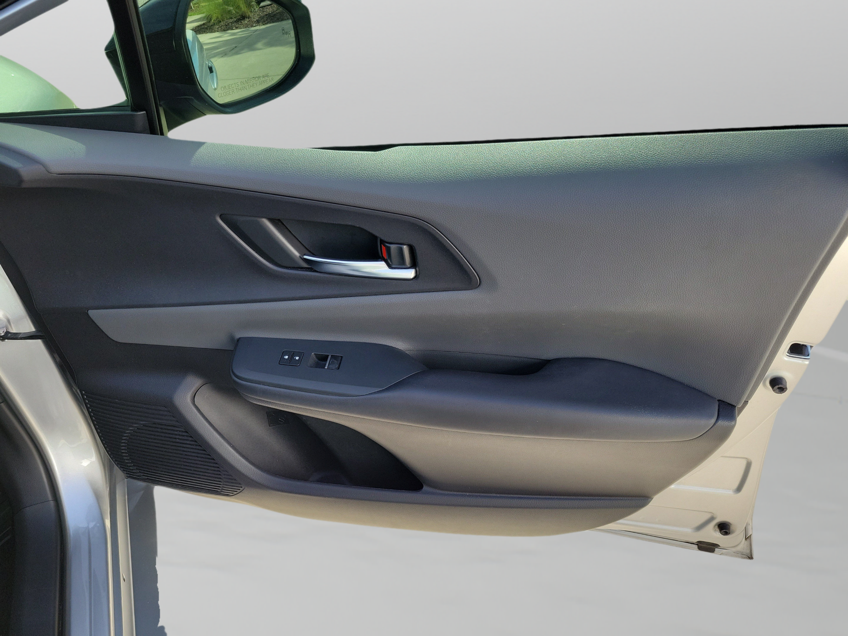 Used 2023 Toyota Prius XLE FWD image 26