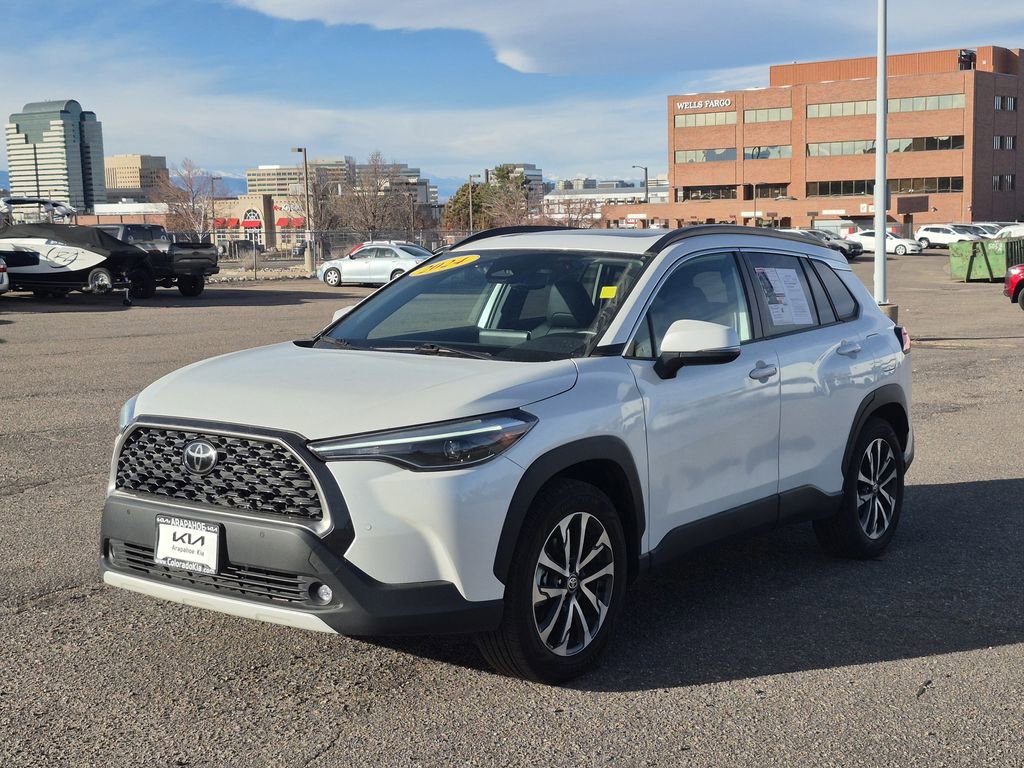 Used 2024 Toyota Corolla Cross XLE w/ Convenience Package image 4