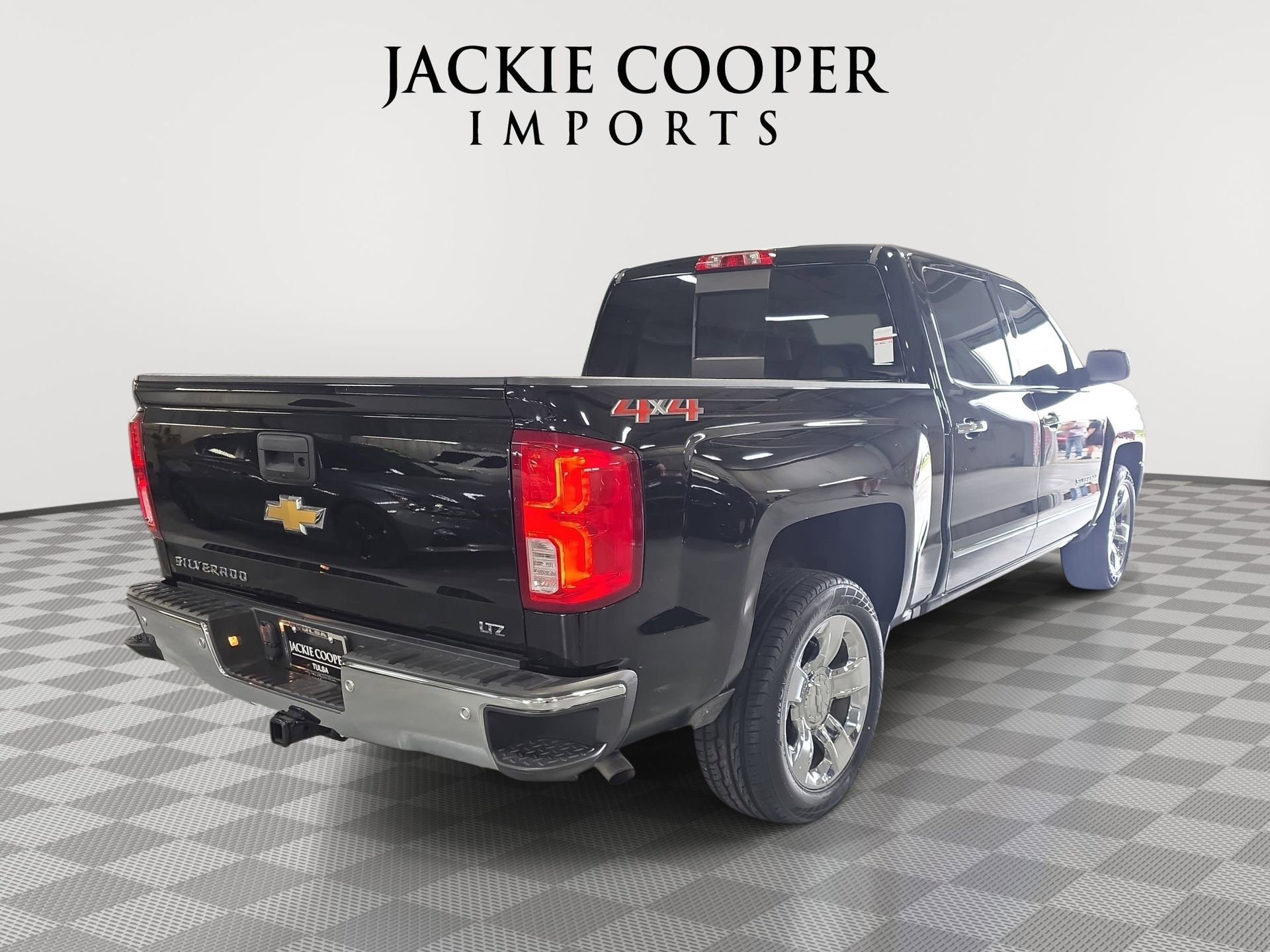 Used 2018 Chevrolet Silverado 1500 LTZ w/ Sport Package image 5