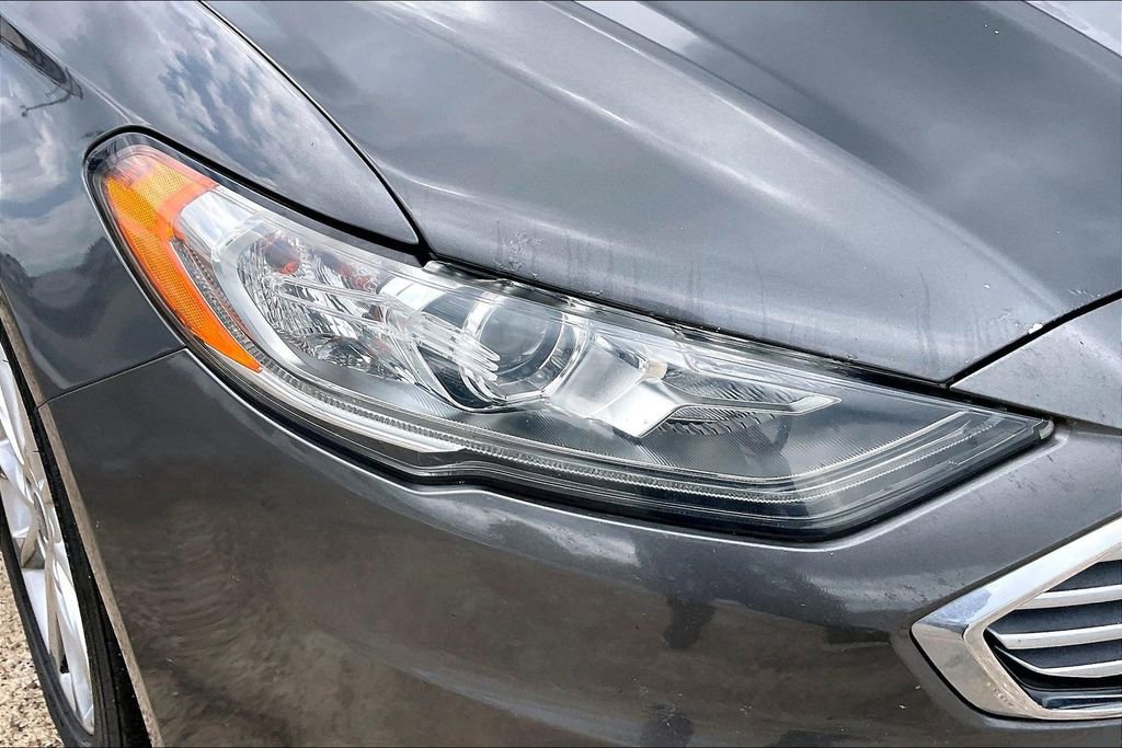 Used 2017 Ford Fusion SE w/ Fusion SE Technology Package FWD image 32