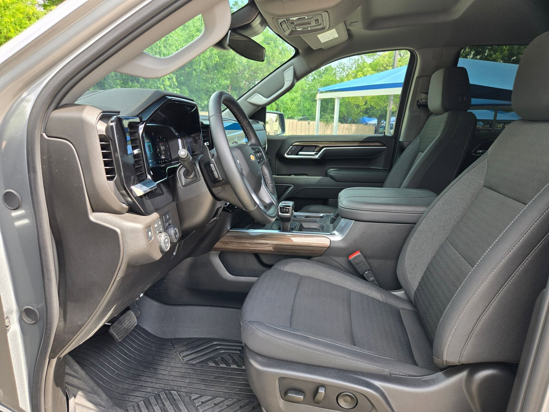 Used 2026 Chevrolet Silverado 1500 LT image 9