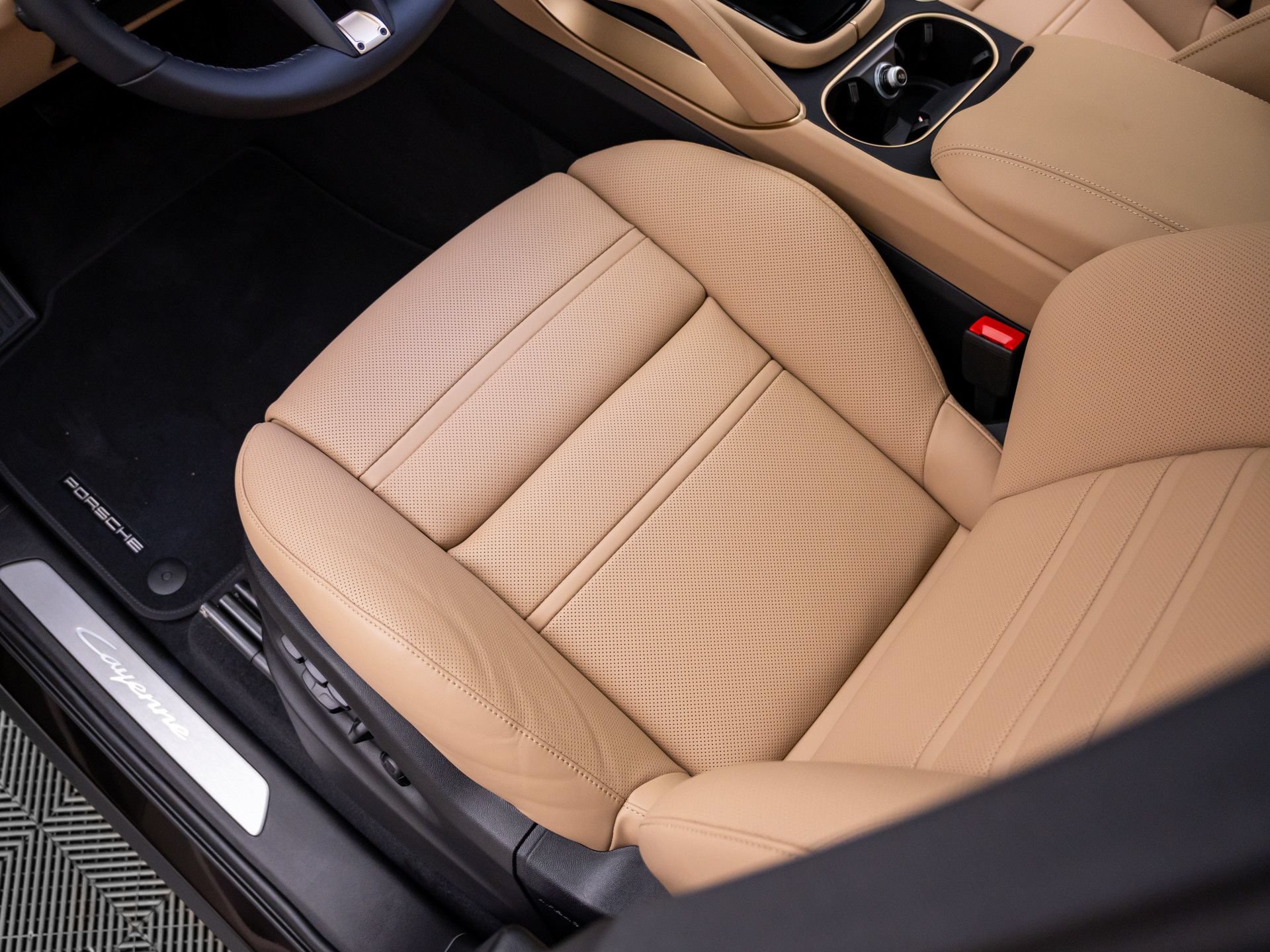 New 2026 Porsche Cayenne Coupe AWD/4WD image 16