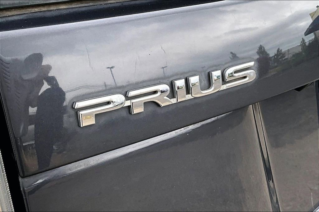 Used 2015 Toyota Prius Five w/ Advanced Technology Package FWD image 33