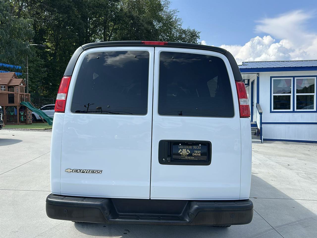 Used 2023 Chevrolet Express 3500 LS RWD image 3