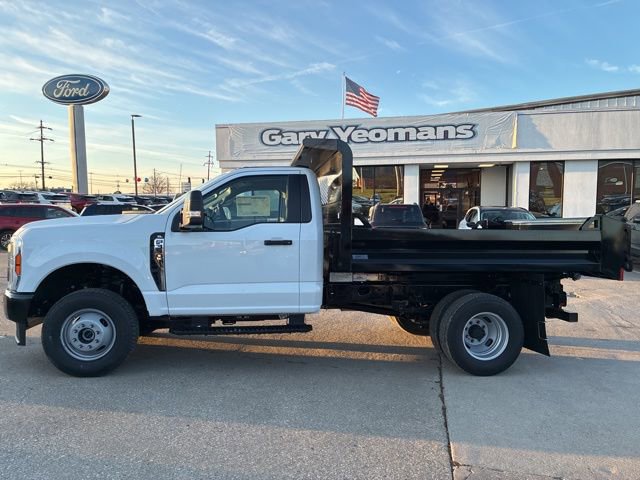 New 2026 Ford F350 XL image 2