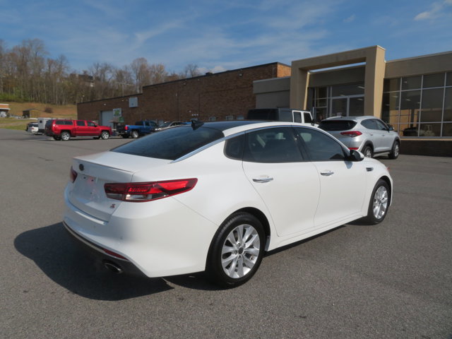 Used 2018 Kia Optima S w/ Panoramic Sunroof Package image 3