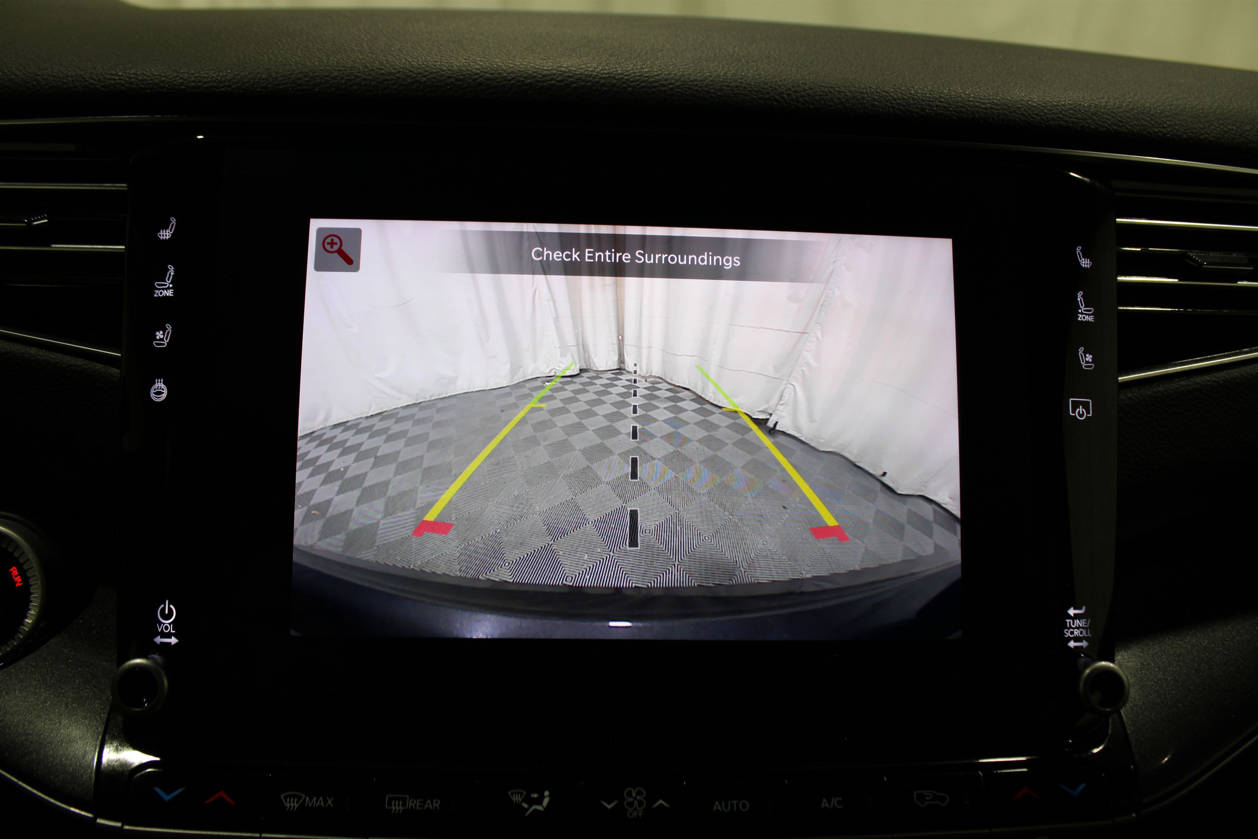 Used 2024 Jeep Wagoneer 4WD w/ Premium Group I image 21