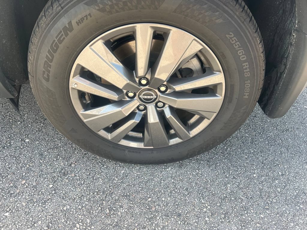 Certified 2025 Nissan Pathfinder SV w/ SV Premium Package FWD image 3