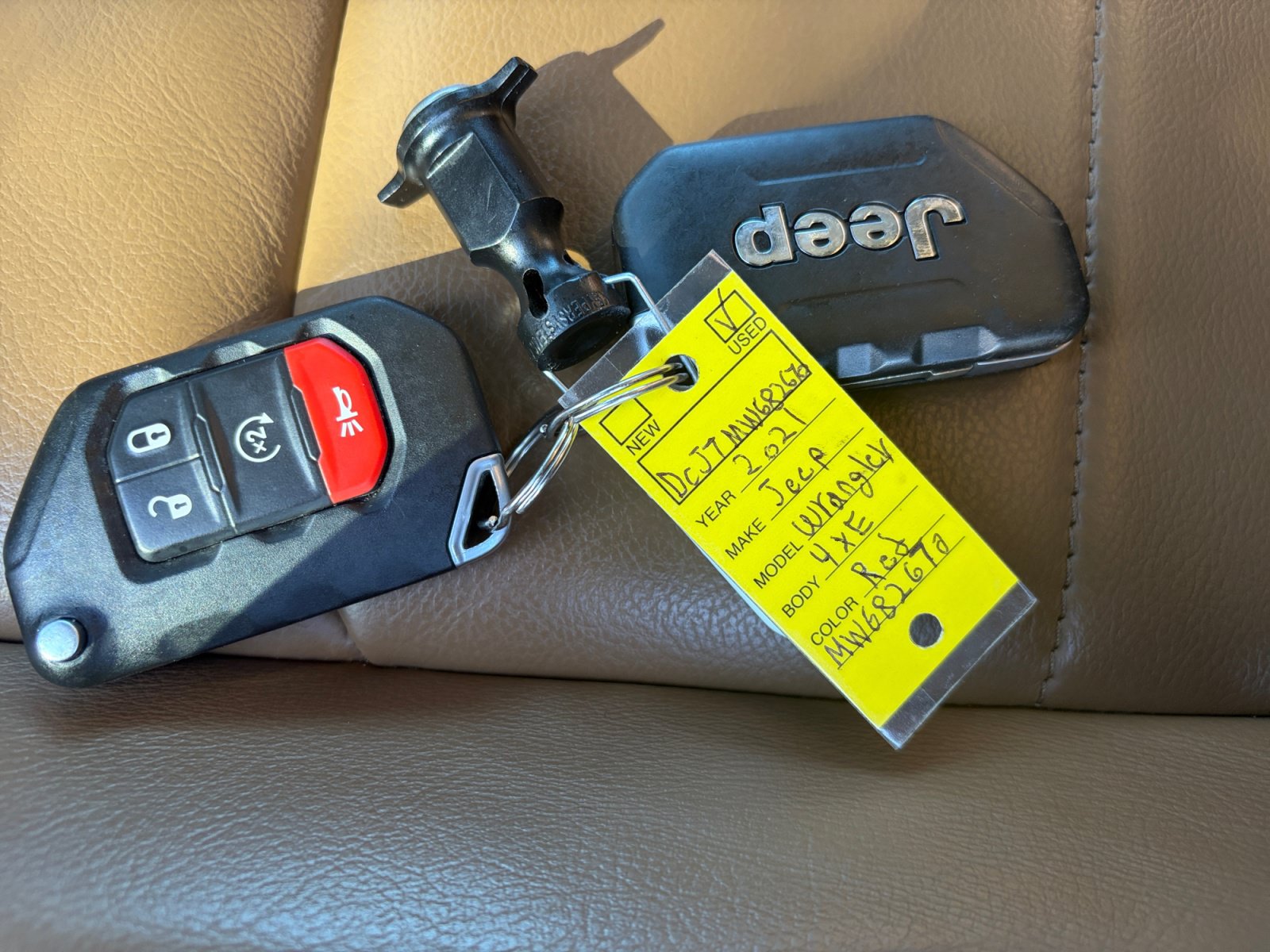 Used 2021 Jeep Wrangler Unlimited Sahara w/ Cold Weather Group AWD/4WD image 29