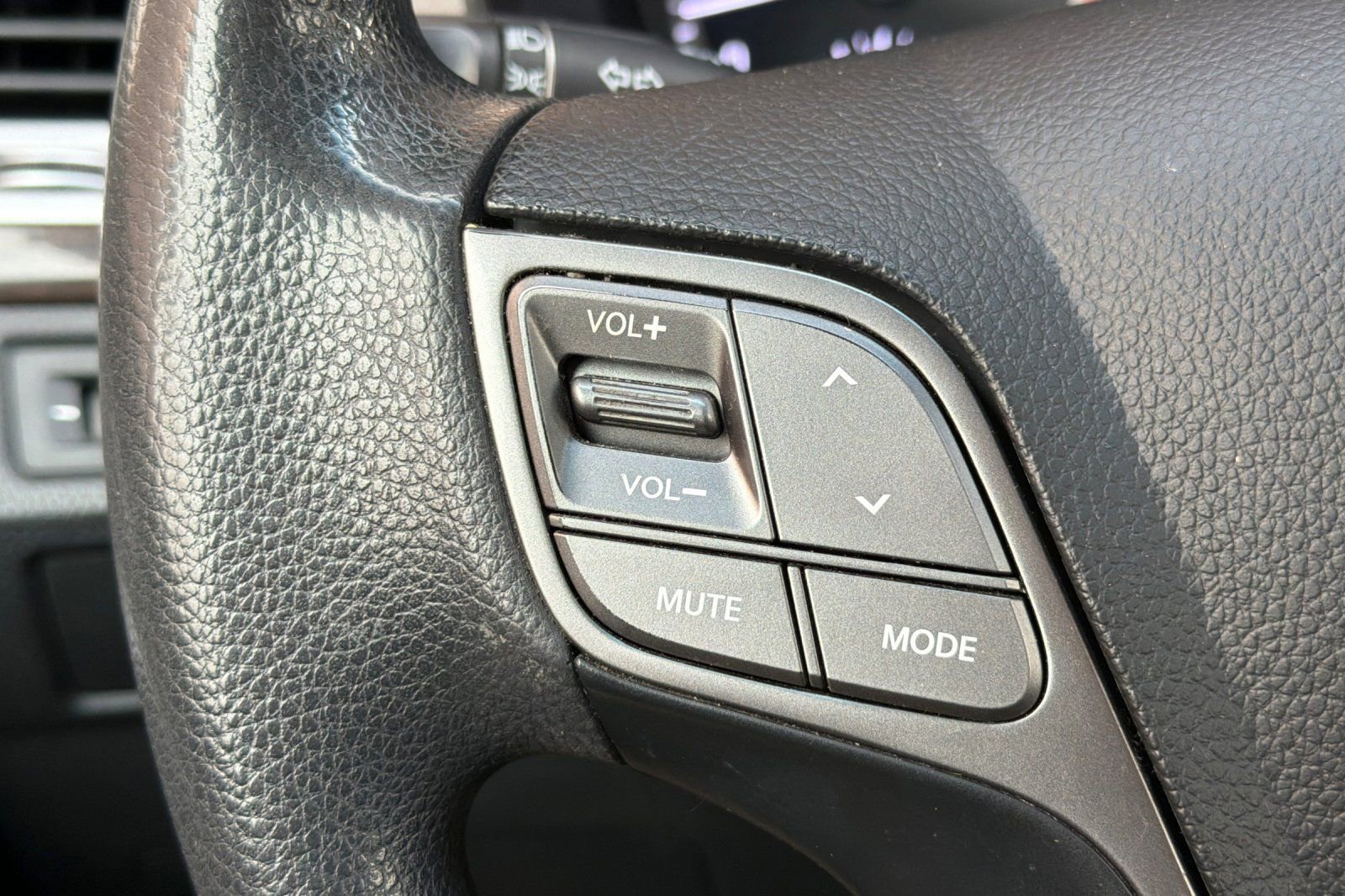 Used 2017 Hyundai Santa Fe SE image 32