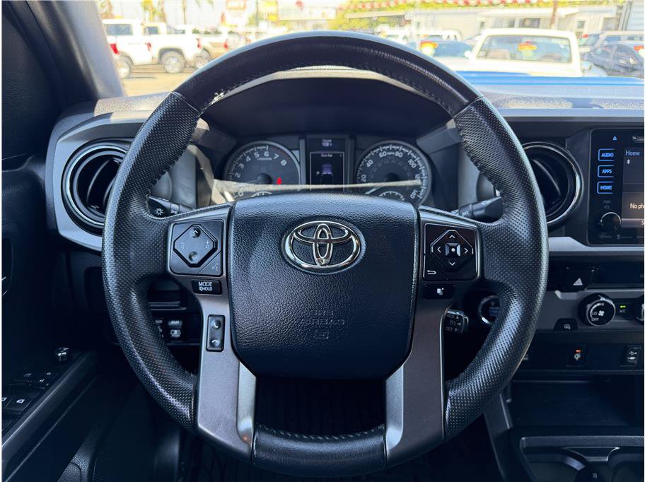 Used 2017 Toyota Tacoma TRD Sport w/ Tow Package RWD image 5