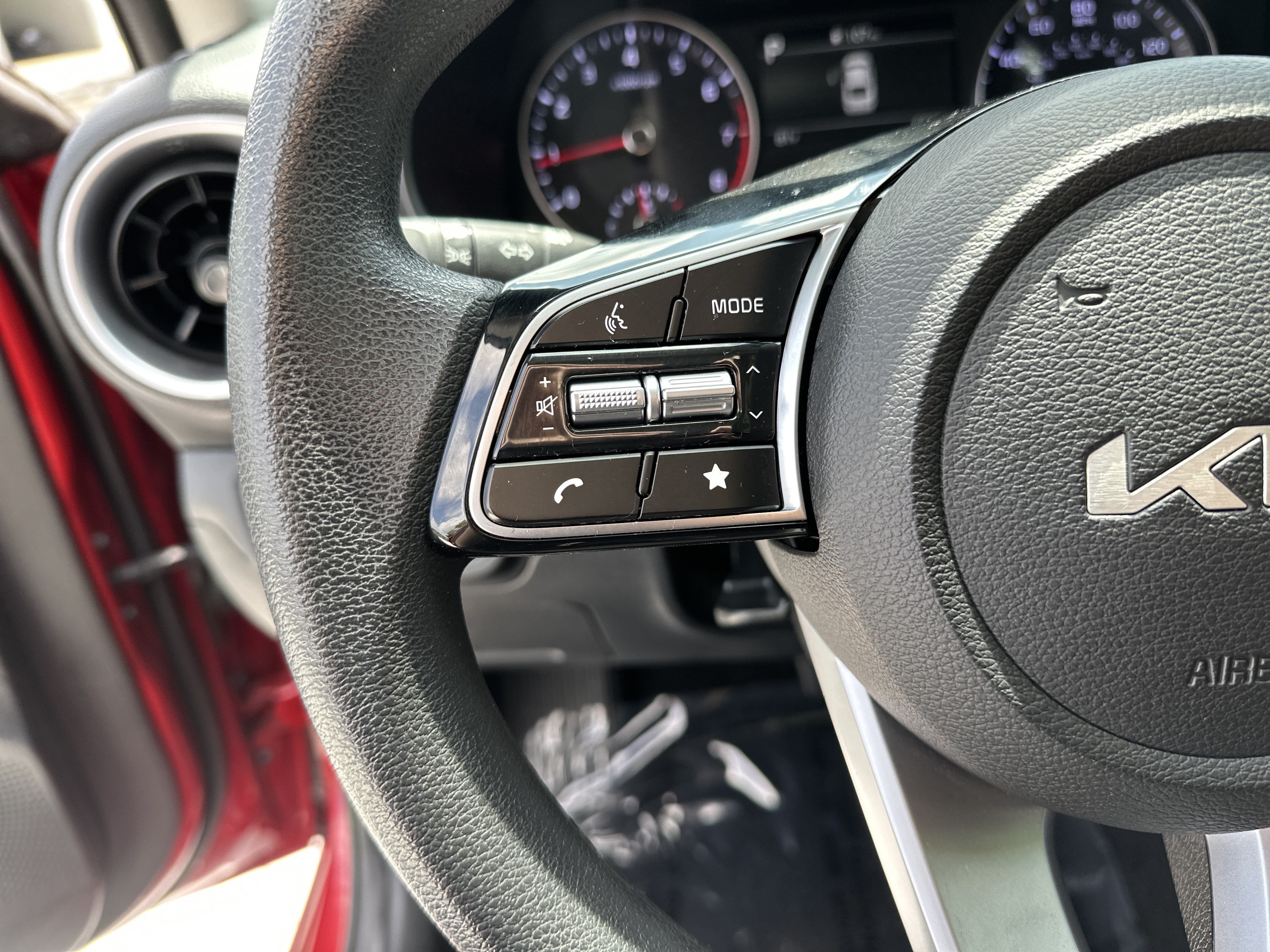 Used 2024 Kia Forte LXS w/ LXS Technology Package FWD image 19