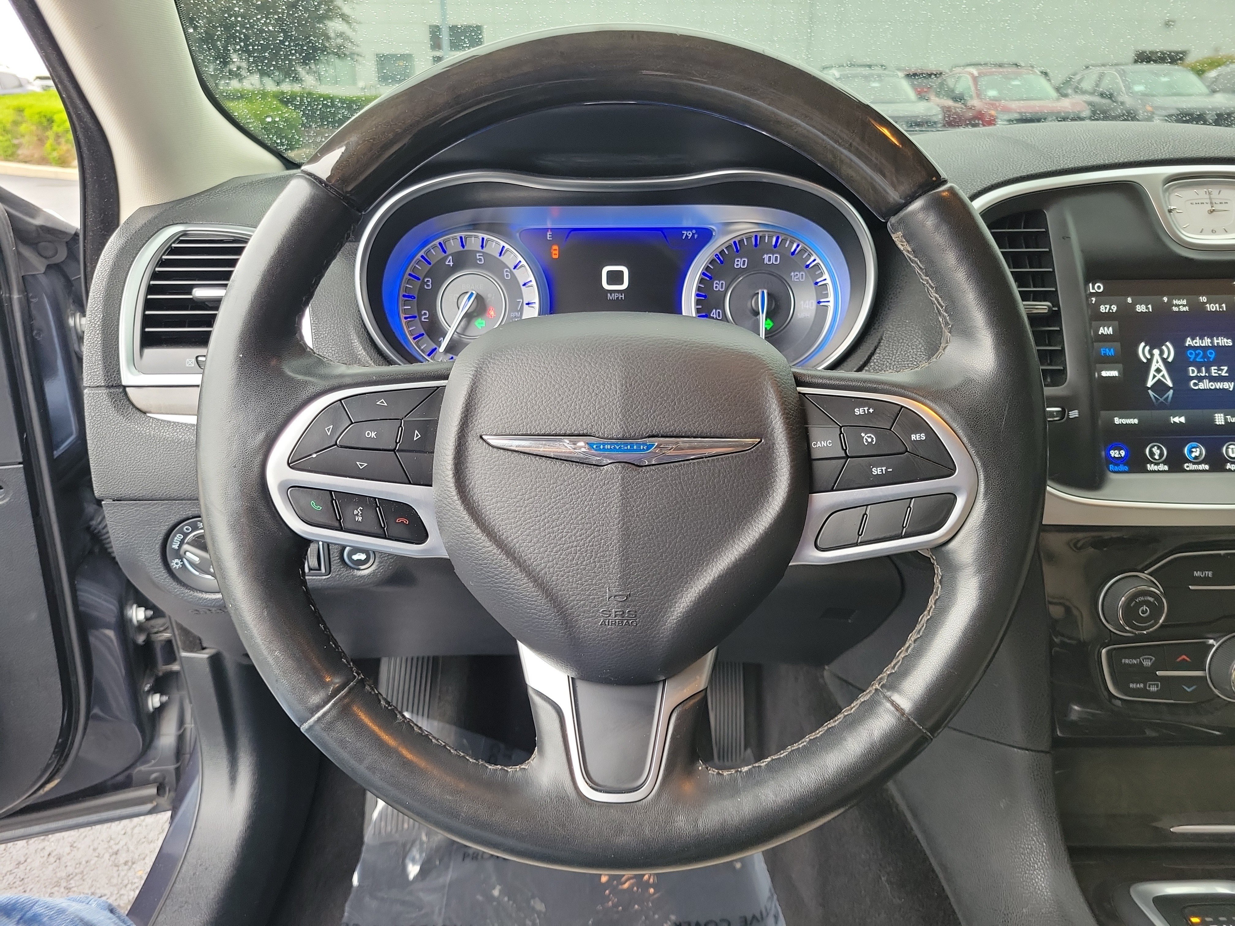 Used 2019 Chrysler 300 Limited RWD image 21
