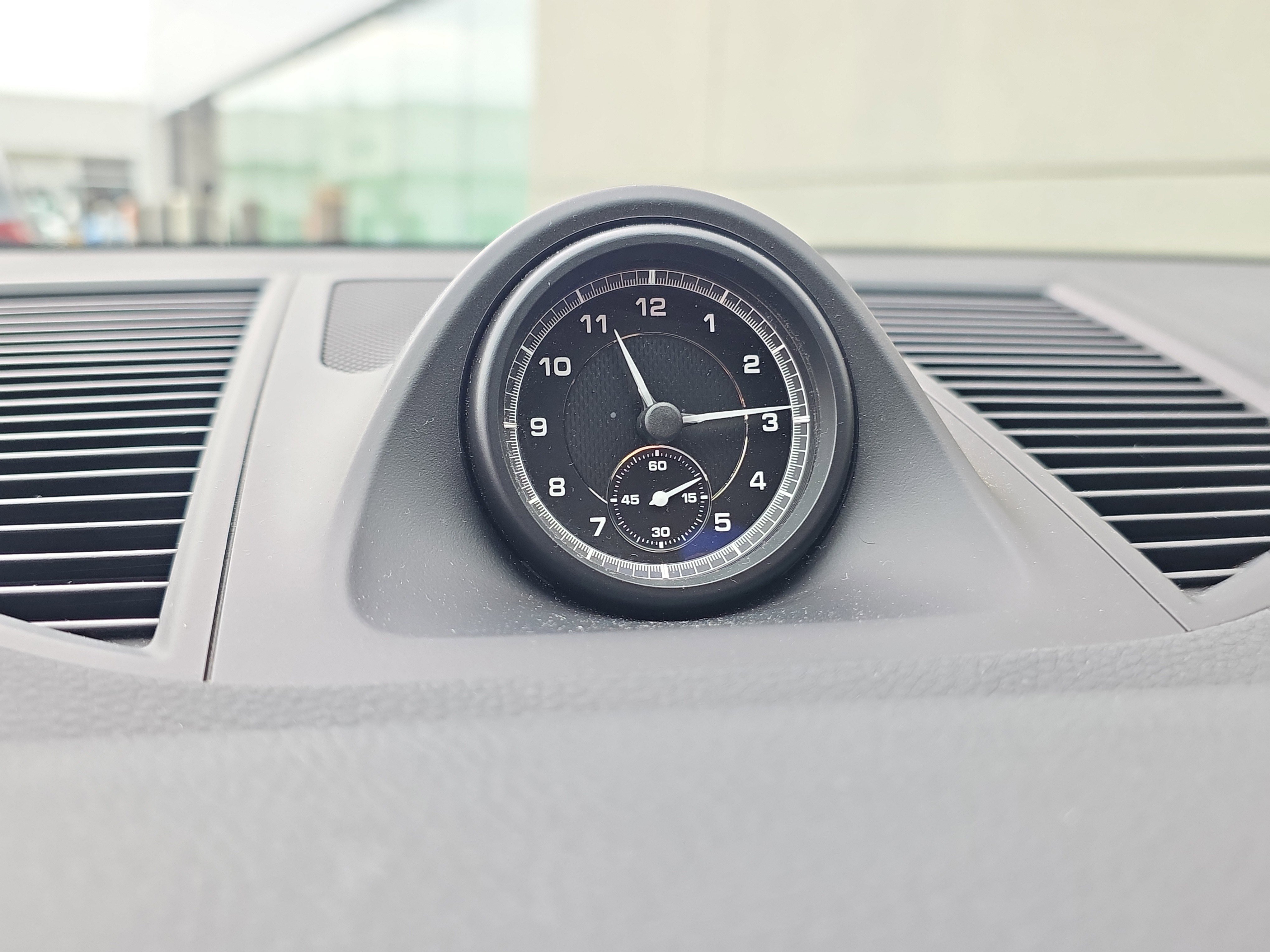 Used 2022 Porsche Macan AWD/4WD image 27