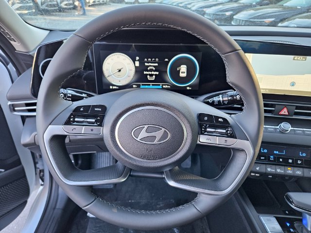 Certified 2025 Hyundai Elantra SEL FWD image 16