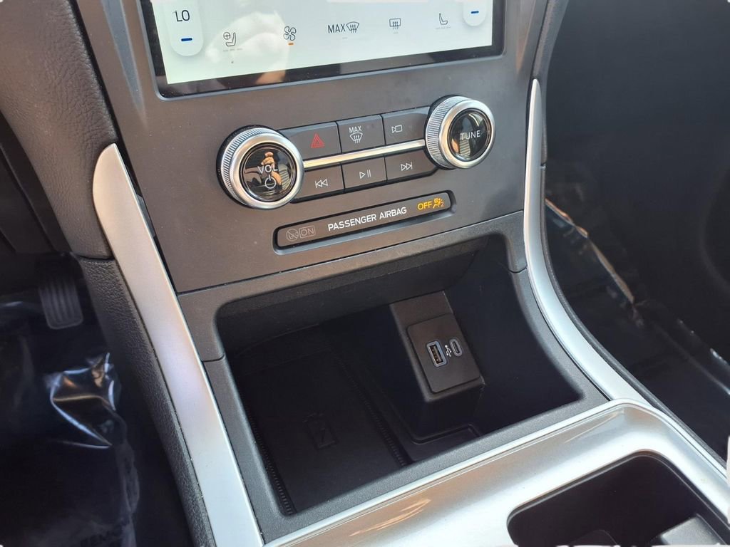 Used 2024 Ford Edge SEL w/ Convenience Package image 18