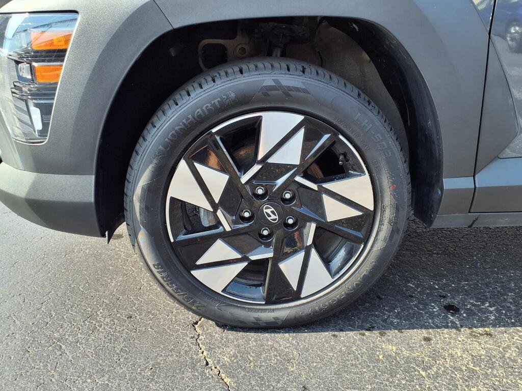 Used 2024 Hyundai Kona SEL AWD/4WD image 7