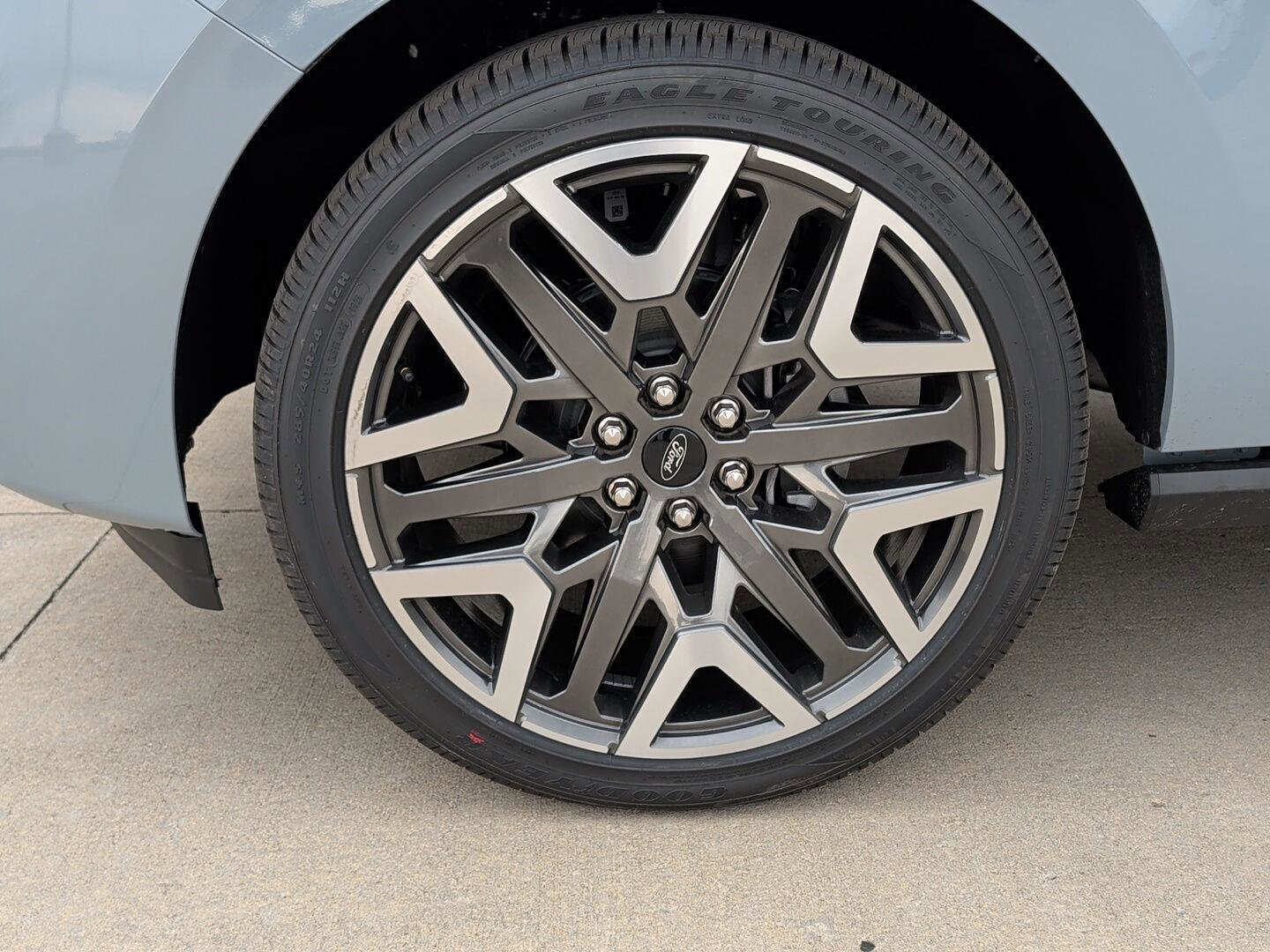 New 2026 Ford Expedition Max Platinum image 37