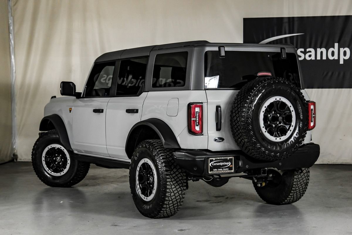 Used 2024 Ford Bronco Badlands image 11