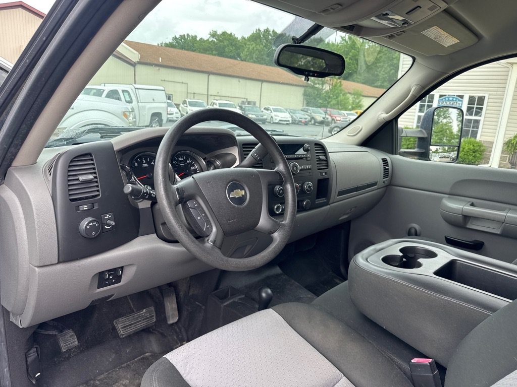 Used 2009 Chevrolet Silverado 2500 W/T w/ Snow Plow Prep Package AWD/4WD image 14