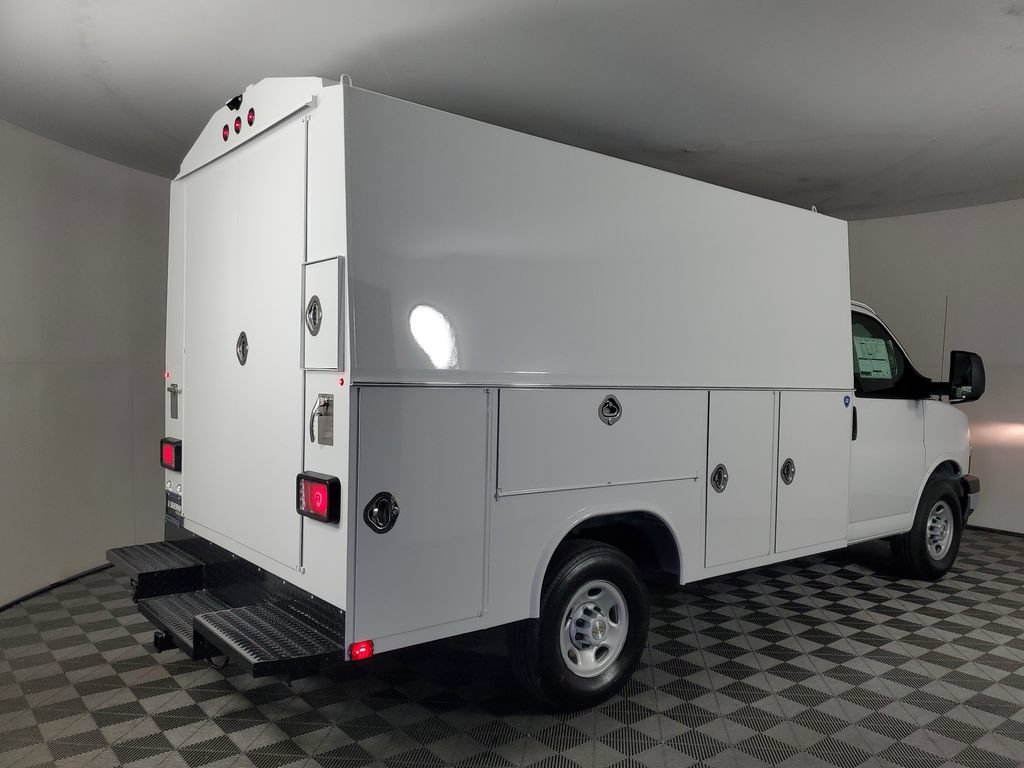 New 2026 Chevrolet Express 3500 w/ Power Convenience Package RWD image 4