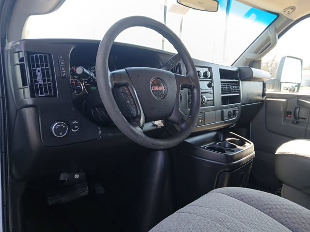 Used 2016 GMC Savana 3500 Extended RWD image 9