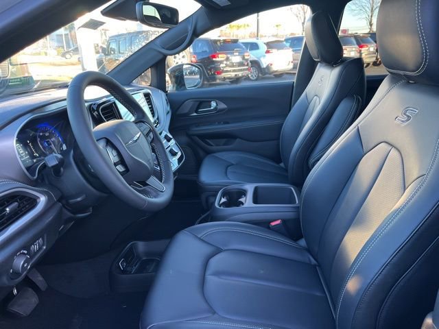 Used 2026 Chrysler Pacifica Select w/ S Appearance Package FWD image 7