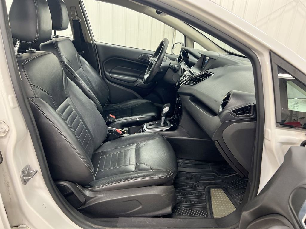 Used 2016 Ford Fiesta Titanium FWD image 21