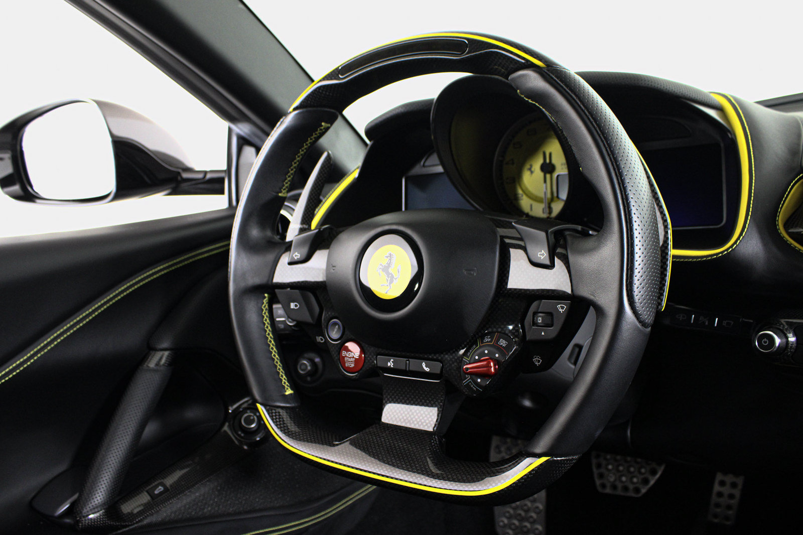 Used 2019 Ferrari 812 Superfast RWD image 27