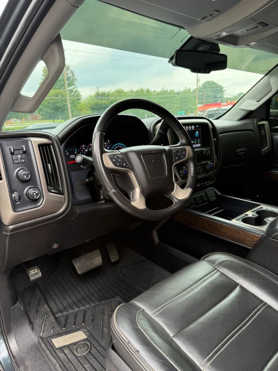 Used 2019 GMC Sierra 2500 Denali w/ Duramax Plus Package AWD/4WD image 19