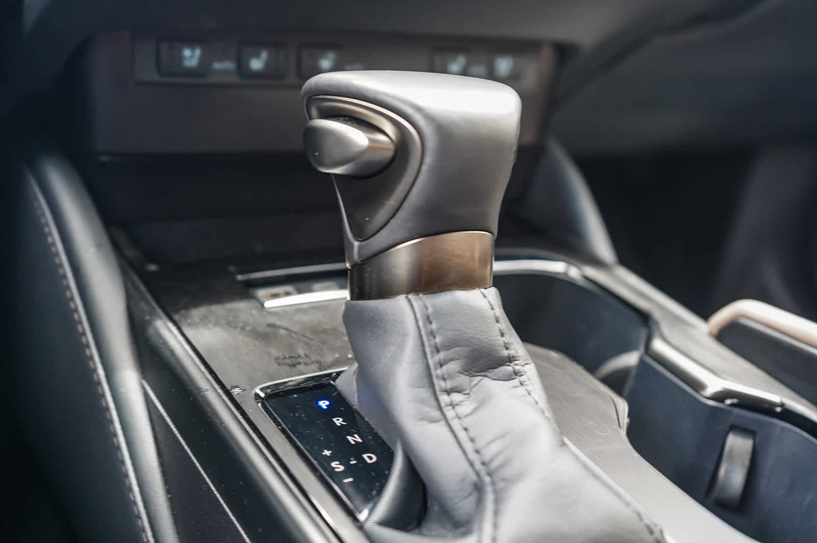 Used 2025 Lexus ES 300h w/ Premium Package FWD image 31