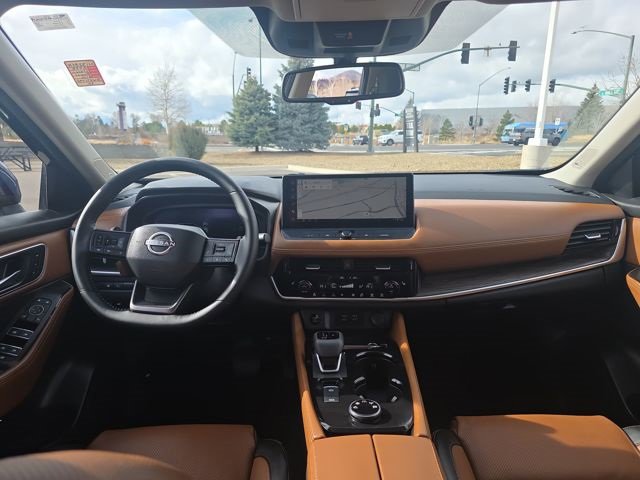 Used 2025 Nissan Rogue Platinum w/ Tech Package image 16