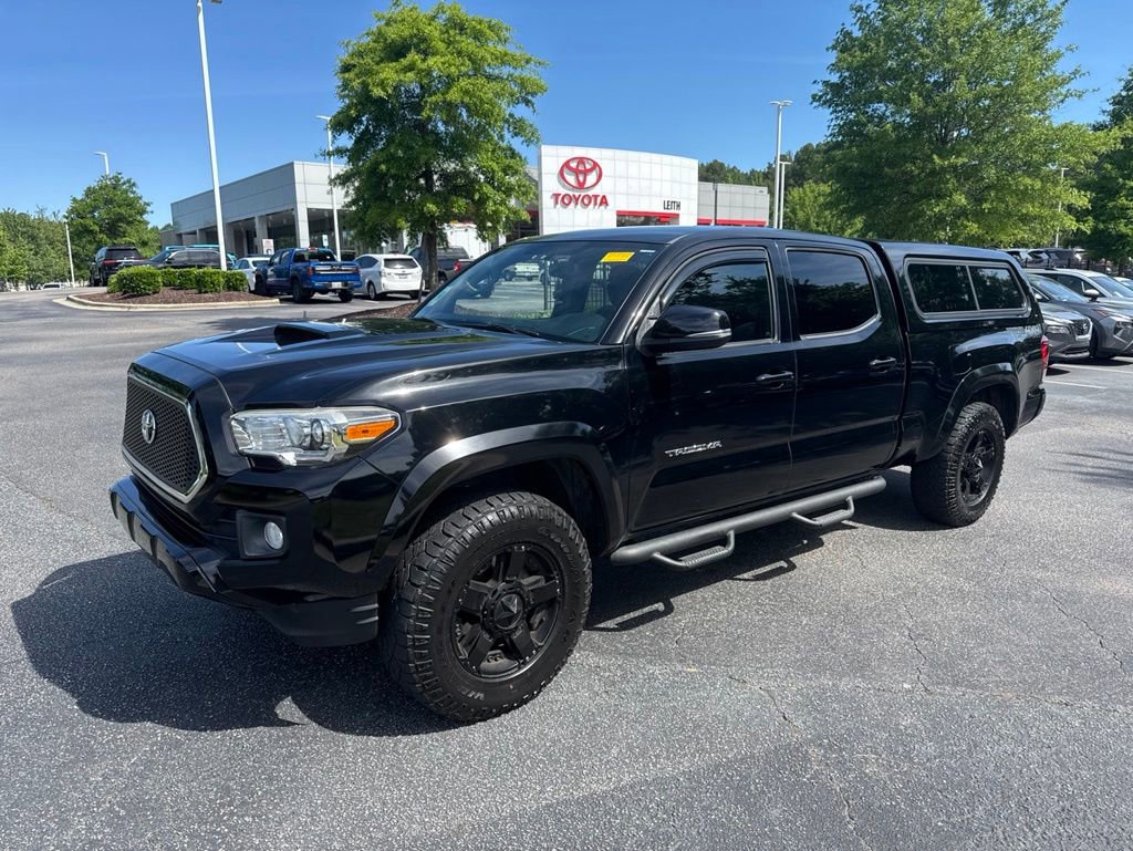 Used 2017 Toyota Tacoma TRD Sport w/ Tow Package AWD/4WD image 2