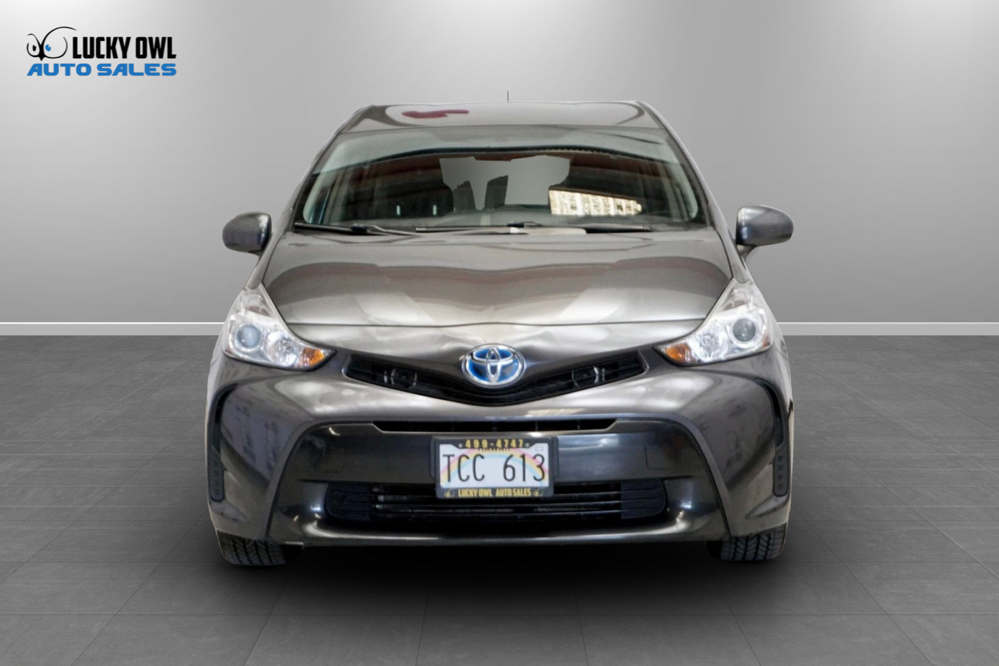 Used 2017 Toyota Prius V Two FWD image 3