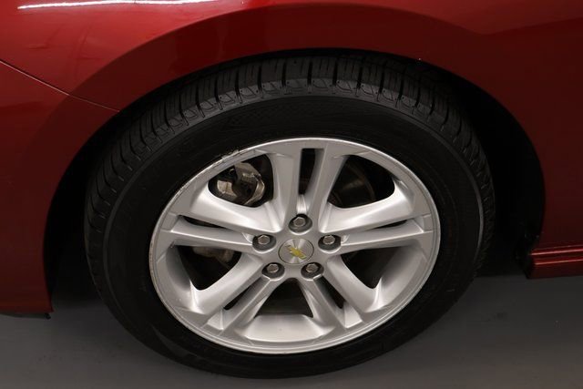 Used 2017 Chevrolet Cruze LT w/ Sun And Sound Package image 7