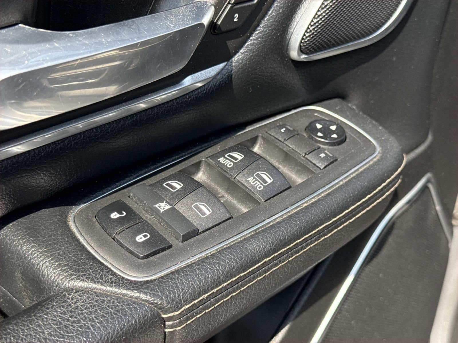 Used 2019 RAM 1500 Laramie AWD/4WD image 22