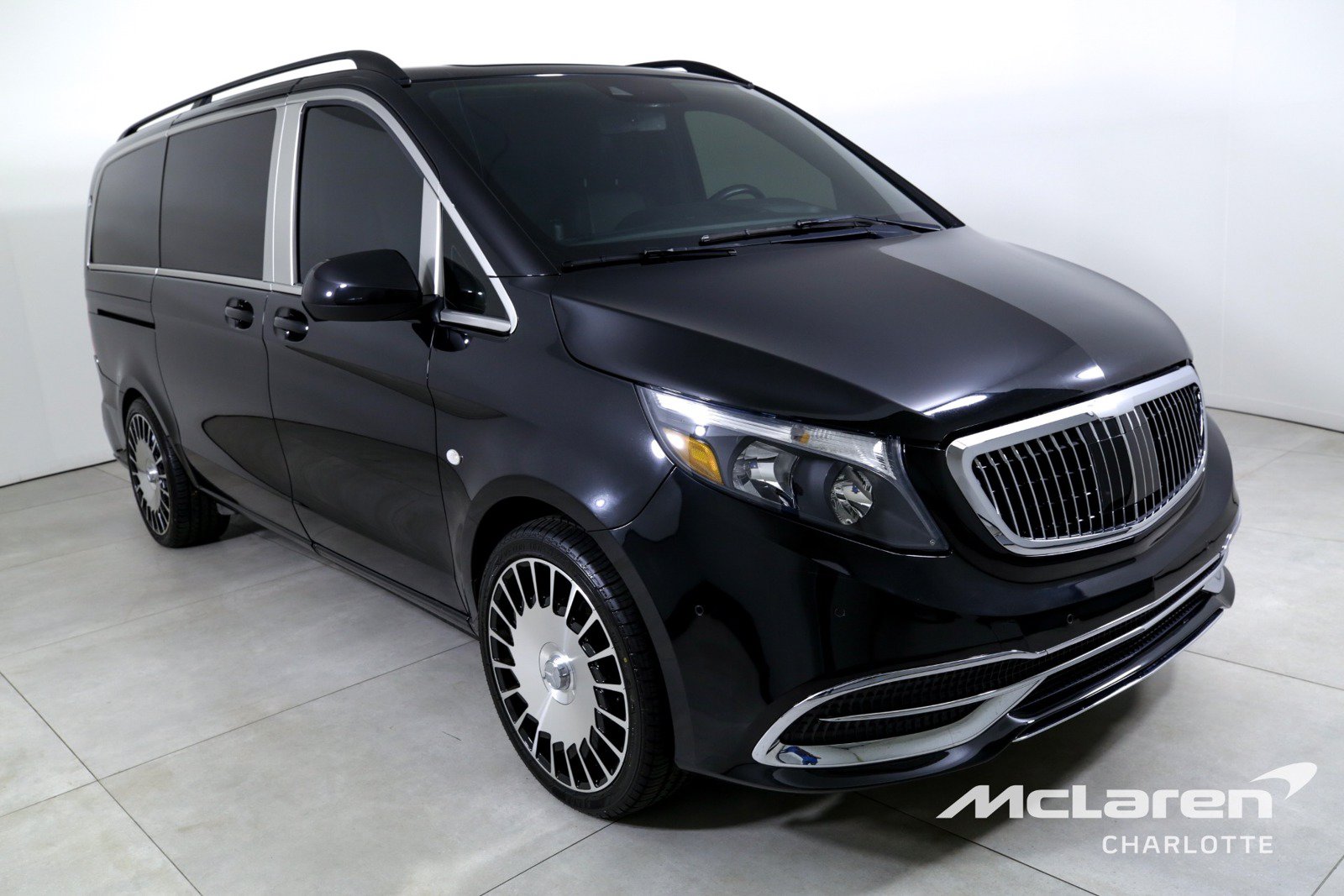 Used 2018 Mercedes-Benz Metris Passenger image 3