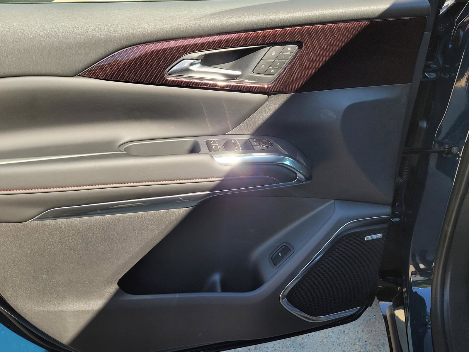 New 2027 Chevrolet Traverse RS w/ LPO, Floor Liner Package FWD image 14