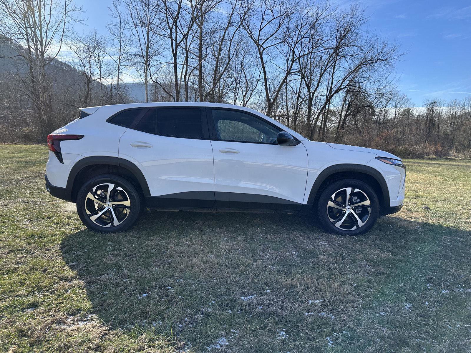 Used 2025 Chevrolet Trax RS w/ Driver Confidence Package image 5