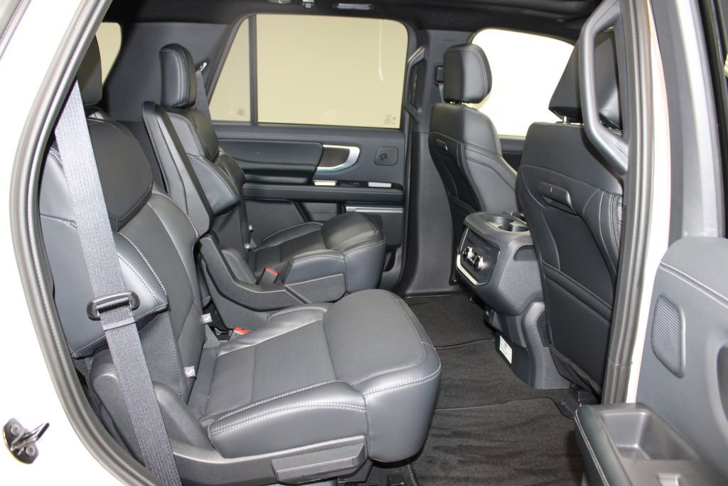 New 2025 Ford Expedition Platinum w/ Stealth Performance Package image 34